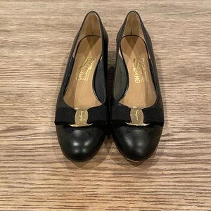 Ferragamo Women's Vara Leather Pumps 9B